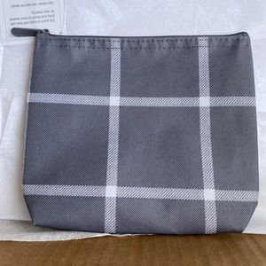 (8808) $12 SNACK AND GO POUCH in Windowpane plaid print